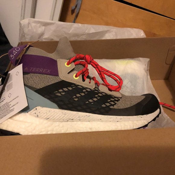 Womens Adidas Terrex Free Hiker Hiking Shoe Boot 6 - Picture 2 of 7